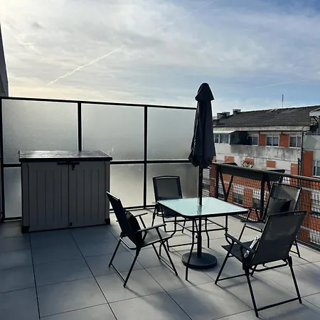 New With Large Terrace In شقة ماتوسينهوس